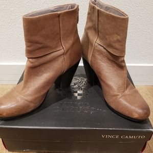 Vince Camuto Size 10 M  Booties Brown Taupe